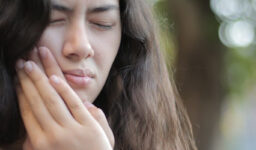 What to Do When Wisdom Teeth Swell (Hint: It’s Not to Panic)