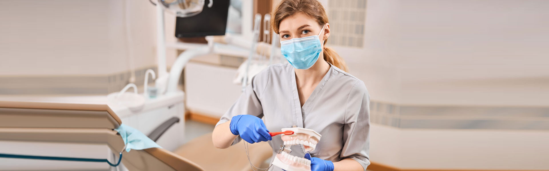 Know Why Air Flow Cleaning is Good for Gums